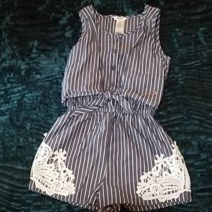 Bebe girls shorts romper sz 10/12
